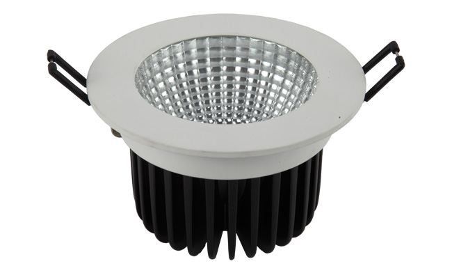 華輝照明LED筒燈驅(qū)動(dòng)為恒流隔離外置驅(qū)動(dòng)，便于安裝維護(hù)，與光源板實(shí)現(xiàn)完美匹配。