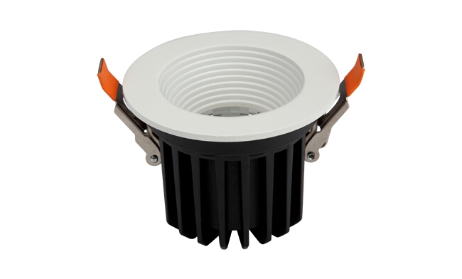 華輝照明LED筒燈驅動為恒流隔離外置驅動，便于安裝維護，與光源板實現完美匹配。