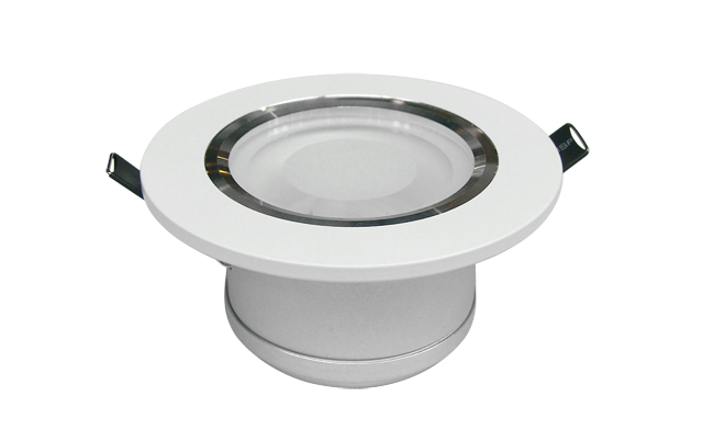 華輝照明LED筒燈驅(qū)動為恒流隔離外置驅(qū)動，便于安裝維護，與光源板實現(xiàn)完美匹配。