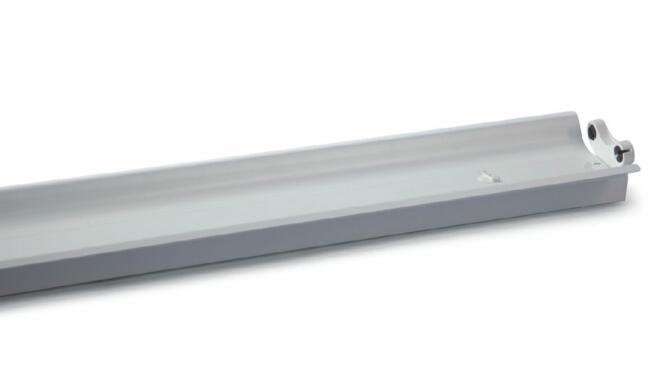 華輝照明日光燈支架，led燈管支架，一體化支架，燈管支架廠家廣泛應(yīng)用于寫(xiě)字樓、辦公室、會(huì)議室等各類(lèi)室內(nèi)照明工程。