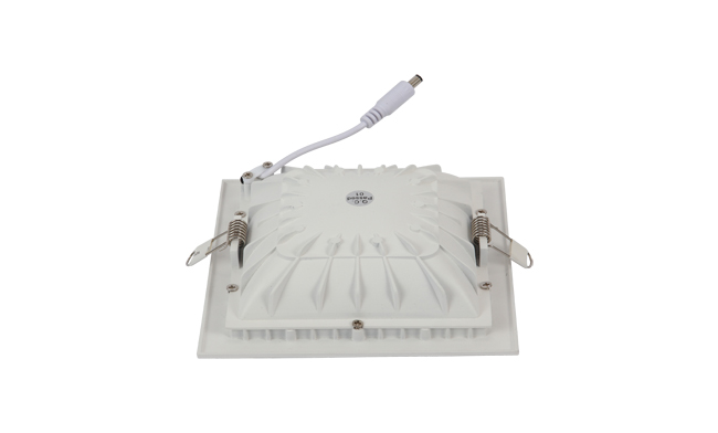 華輝照明專業LED筒燈廠家，標準的流程與質檢程序確保COB筒燈質量穩定如一。