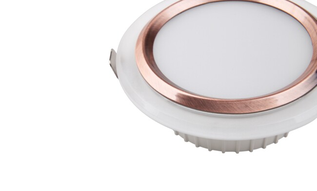 華輝照明專業(yè)生產(chǎn)LED筒燈，COB筒燈，全國行業(yè)領先，服務過全國各類工程達2000家。