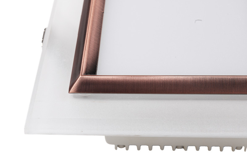 華輝照明專業(yè)生產(chǎn)LED筒燈，COB筒燈，全國(guó)行業(yè)領(lǐng)先，服務(wù)過全國(guó)各類工程達(dá)2000家。