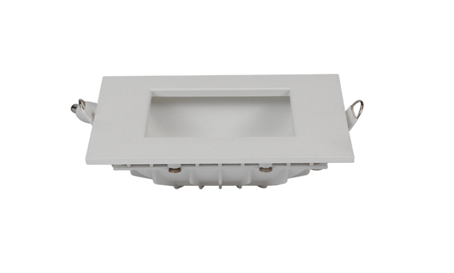 華輝照明LED筒燈驅動為恒流隔離外置驅動，便于安裝維護，與光源板實現完美匹配。