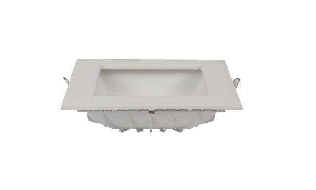 華輝照明LED筒燈驅動為恒流隔離外置驅動，便于安裝維護，與光源板實現完美匹配。