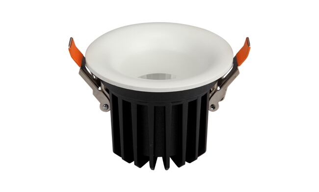 華輝照明LED筒燈驅動為恒流隔離外置驅動,便于安裝維護,與光源板實現完美匹配。 華輝照明LED筒燈驅動為恒流隔離外置驅動,便于安裝維護,與光源板實現完美匹配。